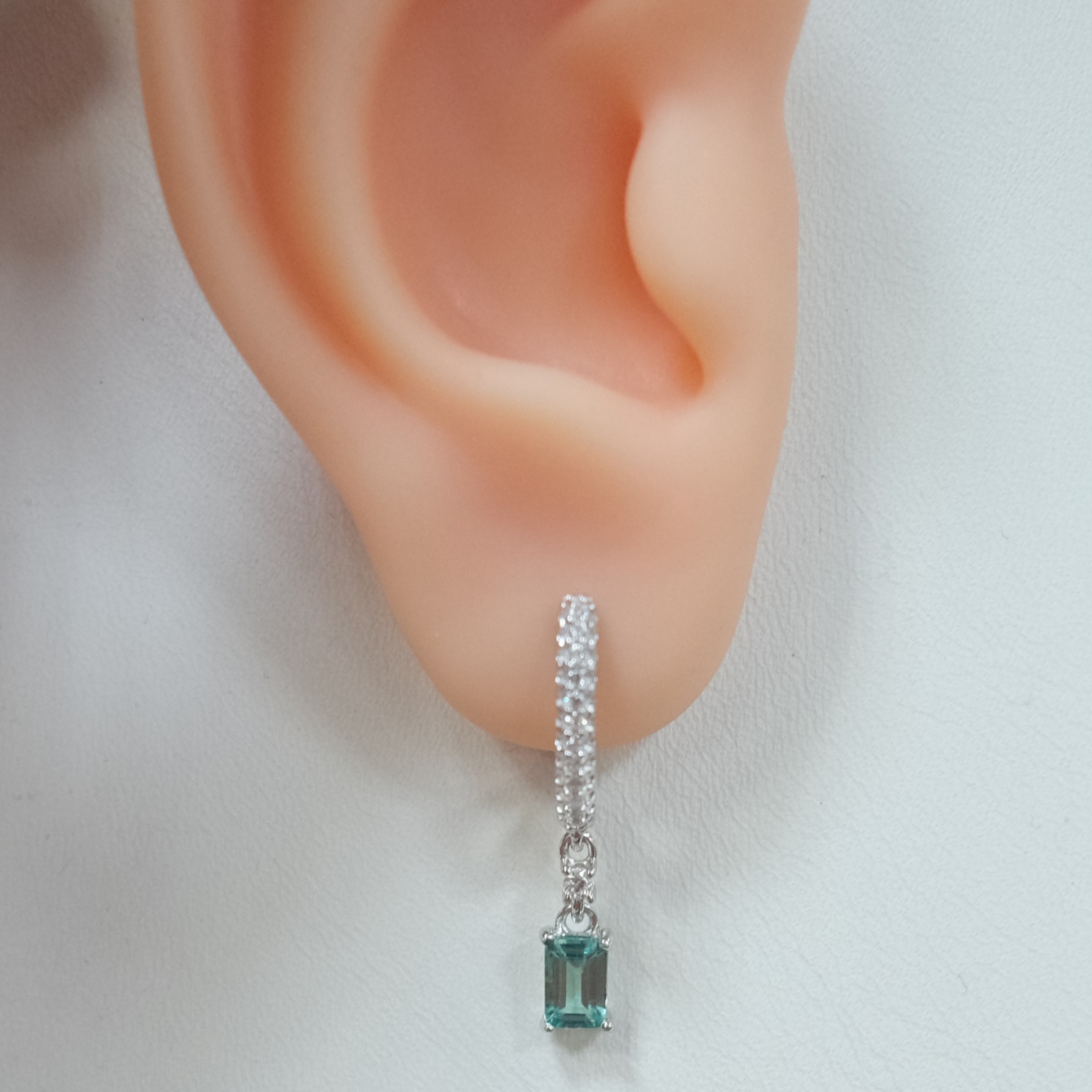 Серебряные серьги с апатитами